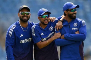 Gavaskar Urges India to Include Kuldeep Yadav, Regardless of Bumrah's Fitness, for Second Test Against England