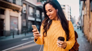 What Your Phone Grip Says About Your Personality: A Revealing Test