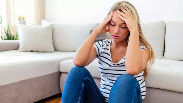 Symptoms of Vitamin B12 Deficiency: Fatigue, pale skin, and neurological issues
